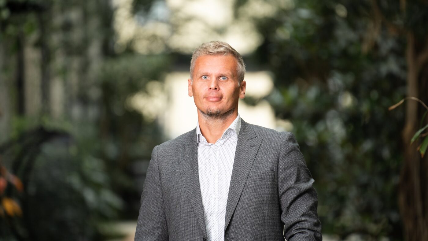 Äriportreed ja meeskonnafoto Noblessneris: korvtool